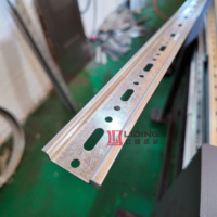 Machine de formage de profilés pour disjoncteurs sur rail DIN de précision avec PLC pour la production de rails DIN et le montage de disjoncteurs