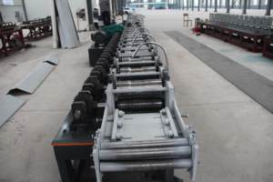 Macchina per la Produzione di Telai per Porte e Finestre, Linea di Produzione Profili per Telai di Finestre, Macchina per la Lavorazione di Lamiere, Macchina per Piegatura a Freddo - Product Image 5