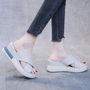 Nouvelles sandales d'été 2026 pour femmes avec talon compensé en cuir souple, design bec de poisson, chaussures à semelle éponge surélevée et semelle épaisse - Product Image 3