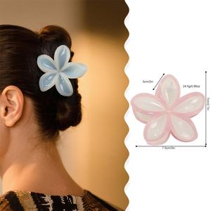 Pinza de Pelo Color Jelly con Diseño de Flor de Huevo, Accesorios para el Cabello para Mujer, Ideal para Vacaciones en la Playa - Product Image 4