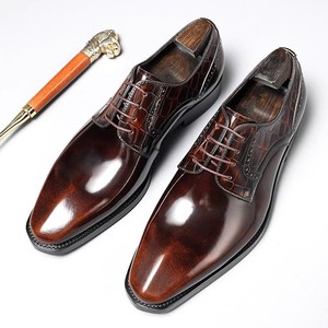 Mocasines de cuero para hombre, hechos a medida, de lujo, estilo casual de negocios, con suela de goma, borde de perlas y cuero brillante de una sola pieza. - Product Image 4