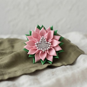 Fita de Cetim Lisa Rosa e Verde Delicada para Fazer Acessórios Infantis Decorados à Mão com Símbolo IVY da Irmandade Grega Alpha para Casamento - Product Image 3
