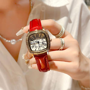 Reloj de cuarzo para mujer con esfera cuadrada con incrustaciones de diamantes y números marrones, resistente al agua 2024 - Product Image 2