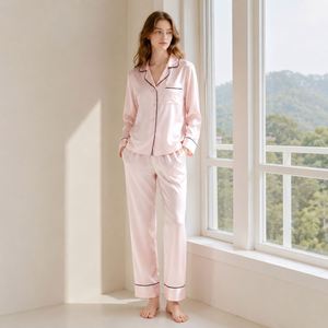 Vente en gros usine Ensemble de pyjama en satin de mûrier 100% pour l'automne 16/19/22 Momme, Vêtements de nuit de luxe en soie avec fermeture éclair pour femme, Logo personnalisé - Product Image 4