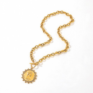 Collier en acier inoxydable avec pendentif portrait de reine plaqué or 18 carats, fermoir OT, style européen, bijoux de mode, cadeau - Product Image 5