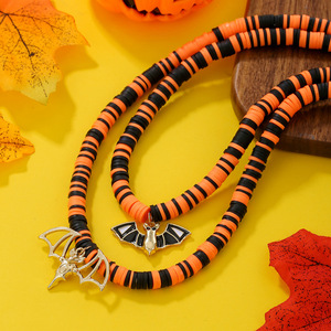 Collier choker double rangs de perles orange et noires motif chauve-souris pour femme, bijou fantaisie automne-hiver, pièce maîtresse pour Halloween - Product Image 3