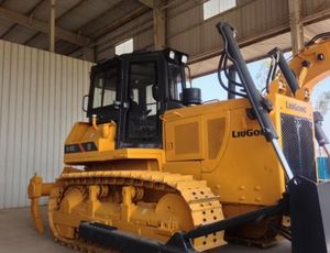 Bulldozer chenillé 160C, équipement de construction puissant et fiable pour l'agriculture, le défrichement de terres et la construction de routes - Product Image 3