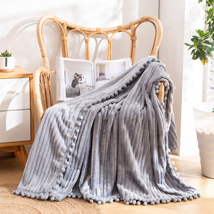 Couverture à pompons couleur unie Strength Factory en velours magique et flanelle, style Ins, super douce, en polyester, toutes saisons, personnalisable <span class=keywords><strong>TWQ</strong></span> - Product Image 5