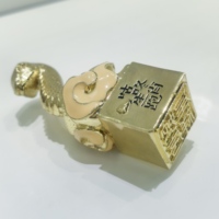 Ornements dorés personnalisés Décoration de la maison Figurine de serpent Statue Sculpture dorée 12 animaux Douze signes du zodiaque chinois Serpent Métal