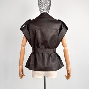 <span class=keywords><strong>Giacca</strong></span> Senza Maniche in <span class=keywords><strong>Ecopelle</strong></span> Marrone con Cintura, Colore e Taglia Personalizzabili, <span class=keywords><strong>Giacca</strong></span> in Pelle Antivento - Product Image 3