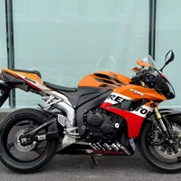 Honda CBR600RR 600CC, Motocicleta Deportiva Súper Potente de Cuatro Cilindros Refrigerada por Agua, con Gran Potencia, de Gasolina