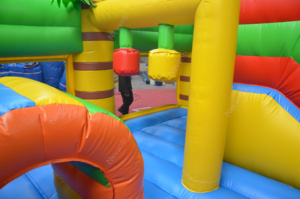 Gran <span class=keywords><strong>castillo</strong></span> inflable comercial para exteriores, trampolín hinchable con temática de animales de la jungla para niños de 5 años con tobogán estilo cocodrilo - Product Image 4
