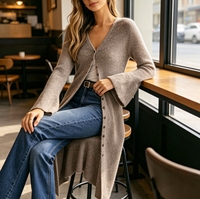 Cardigan long en maille à manches évasées pour femme, col en V, simple boutonnage, coupe ajustée, style maxi, en maille côtelée douce, pour l'automne