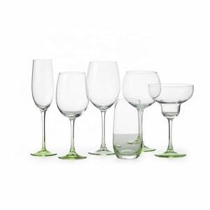 Verres à <span class=keywords><strong>martini</strong></span> et à cocktail de luxe modernes en verre artisanal YPSILON, verres à boire de luxe faits à la main, gobelet à vin - Product Image 1