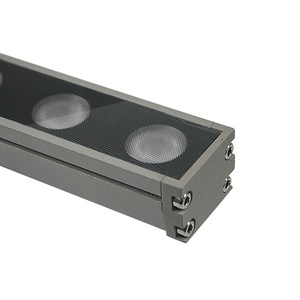 Barre lumineuse LED murale en aluminium 5000K IP65 pour extérieur, 70lm/W, résistante à l'eau, lumière du jour, contrôle DMX, IRC 90, garantie 2 ans - Product Image 4