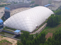 Dôme à membrane gonflable autoportant résistant aux intempéries, grande salle de sport intérieure pour installations de tennis et de basketball