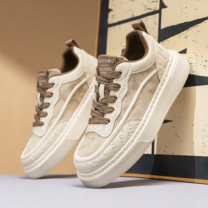 รองเท้าลำลองแฟชั่นผู้ชายรุ่นใหม่ปี 2025 รองเท้าผ้าใบหนังสไตล์สปอร์ต รองเท้าสเก็ตบอร์ดเสริมส้น ดีไซน์ทันสมัย ใส่ได้หลากหลายโอกาส - Product Image 5