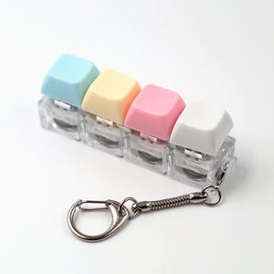 4 個ミニキーボードフィジェットおもちゃキーホルダー楽しいストレス解消ボタンポータブルキーリングおもちゃ - Product Image 1