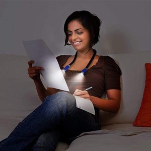 Cuốn sách ánh sáng để đọc trên giường cổ ôm Pin hoạt động đọc ánh sáng với tay-miễn phí linh hoạt Silicone Arms đen ánh sáng ban đêm - Product Image 4