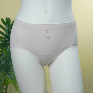 Culottes en soie de qualité supérieure, vente en gros d'usine, couleur unie, douces et confortables, logo personnalisé, soie de mûrier naturelle, sous-vêtements pour femmes - Product Image 1