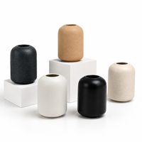 Diffuseur de parfum en céramique mate de style nordique moderne, vase minimaliste pour aromathérapie, diffuseur d'huiles essentielles, décoration pour la maison
