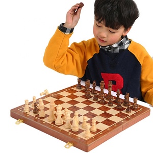 Gioco di scacchi <span class=keywords><strong>in</strong></span> <span class=keywords><strong>legno</strong></span> classico di alta qualità all'ingrosso Set scacchiera pieghevole <span class=keywords><strong>in</strong></span> <span class=keywords><strong>legno</strong></span> con pezzi degli scacchi King altezza 6.6cm gioco all'aperto - Product Image 3