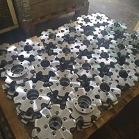 Komponen aluminium baja tahan karat kuningan presisi suku cadang mesin bubut CNC plastik