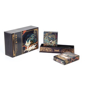 Cartes de tarot et de poker personnalisées en papier d'art avec des bords dorés arrondis et un gaufrage à chaud - Product Image 5