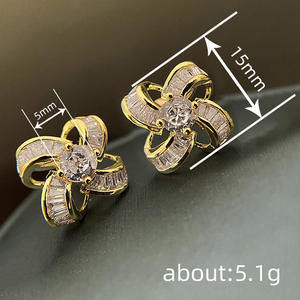 Boucles d'oreilles en or E3504 avec diamants ronds taille brillant et baguette, couleur G naturelle, bijoux de luxe pour femmes, pour mariage - Product Image 6
