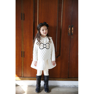 Vestidos de Moda para Niñas, Hechos en China, de Poliéster/Algodón, Hasta la Rodilla, con Diseño Floral, para Invierno - Product Image 2