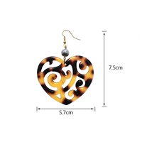 Nouvelle conception de bijoux de mode : Boucles d'oreilles en acétate, acrylique et celluloïd, Boucles d'oreilles en perle de Tahiti, Boucles d'oreilles en écaille de tortue avec motif cœur sculpté