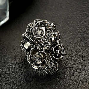 Anello Vintage con Fiore di Rosa in Rilievo, Elegante Gioiello per Anniversario, per Uso Quotidiano Femminile - Product Image 3