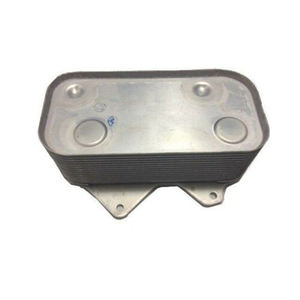 Refroidisseur d'huile moteur de haute qualité 077117021Q pour <span class=keywords><strong>AUDI</strong></span> A6 <span class=keywords><strong>C5</strong></span> Avant 2004.04-2005.01 <span class=keywords><strong>RS6</strong></span> Plus quattro (353KW, 480PS) - Product Image 4