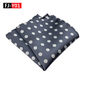 منديل جيب مربع مخصص 25 أو هانكي بولكا دوت بيزلي زهري ملون أحمر وأسود وأبيض - Product Image 6