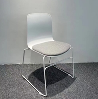 Chaise de négociation de bureau empilable moderne et bon marché, adaptée aux salles de réunion, aux écoles, aux bureaux, aux meubles de bureau, aux chaises de conférence