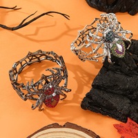 Bracelet élastique araignée style punk pour Halloween, accessoire de fête tendance. Disponible en stock.