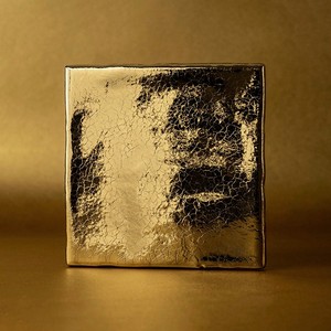 Piastrella Creta 13x13 Cm Oro Finitura Lucida Bordi Irregolari Spessore 9 Mm - Product Image 1