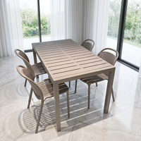 Table d'extérieur moderne en plastique durable et imperméable pour la détente, idéale pour la cour, le balcon, le café, le patio, le jardin, meubles d'extérieur, table de patio