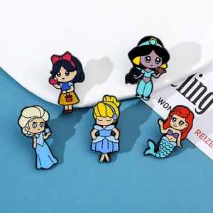 Broches de princesse mignonnes, broches personnalisées de princesse sirène Aisha, épingles en métal de dessin animé en émail, badges de revers, cadeau pour les amis - Product Image 4