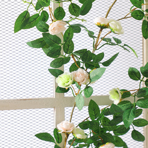 Guirlande de roses artificielles Xinchengzhi 100-200cm, fleurs en soie et plastique pour décorations de mariage et de maison - Product Image 4