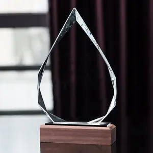 Troféu de cristal branco com base de madeira MH-NJ0144