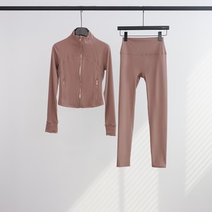 Ensemble de yoga extensible anti-transparence avec soutien élevé, comprenant une veste courte à coupe ajustée et un legging taille haute à maintien élevé pour les squats - Product Image 4