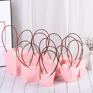 INUNION Wholesale Custom Waterproof Pink Cardboard Paper Shopping <strong>Bag</strong> Plastic Handle Floral Packaging <strong>Bag</strong> for <strong>Flower</strong> Arrangement - Product Image 1