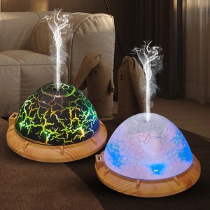 Nuevo Humidificador Creativo con Diseño de Platillo Volador y Efecto de Madera Agrietada, Luz Ambiental con Degradado de Colores, para Coche, Hogar y Oficina, Venta al por Mayor - Product Image 1