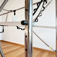 Machine de Pilates Cadillac Écologique et Portable en Bois de Noyer Durable, Réglable pour Entraînement Complet du Corps