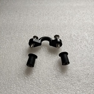 Abrazadera tipo C con tapas de goma y tornillos de acero inoxidable para reparación y reemplazo de cubiertas de barcos - Product Image 1