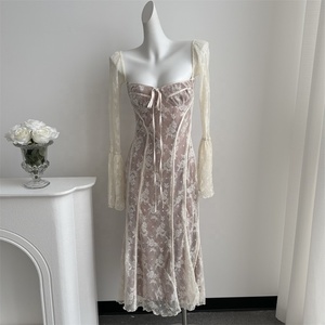 Vestito Midi da Donna Elegante e Casual da Sera per Feste e Club Personalizzato di Tendenza con Maniche a Svasatura in Pizzo e Allacciatura Frontale - Product Image 1