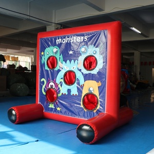 Gioco di Freccette con Pallone da Calcio Gonfiabile Rosso a Doppia Faccia per Interni/Esterni in Vendita - Product Image 4