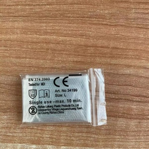 Gants jetables en plastique PE pliés Gants PEHD pliants de qualité alimentaire emballés individuellement pour shampooing et salon de coiffure - Product Image 3