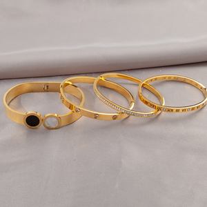Gelang Angka Romawi SZ061 Berlapis Emas Titanium Stainless Steel Gaya Klasik Gelang Wanita Modis Zirkon - Product Image 6